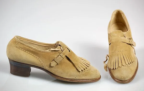 Walking shoes — Certex