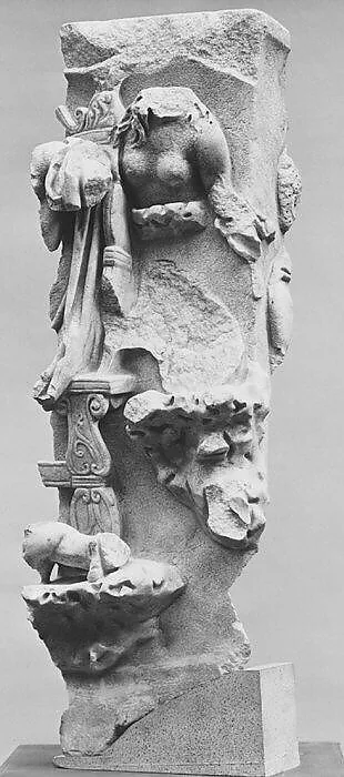Upper right corner of a marble sarcophagus with the Latin legend of Mars and Rhea Silvia — Unknown
