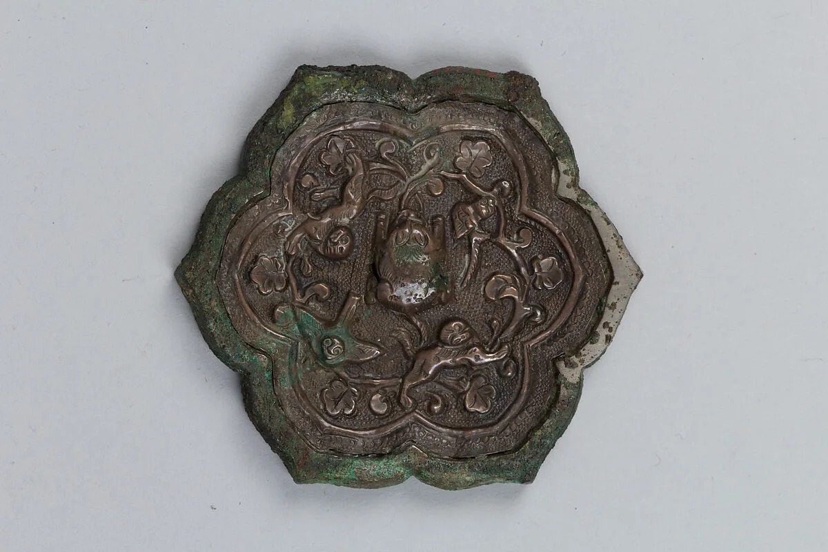 唐 菱花銅鏡(仿製嵌銀鏡背)|Mirror — Unknown