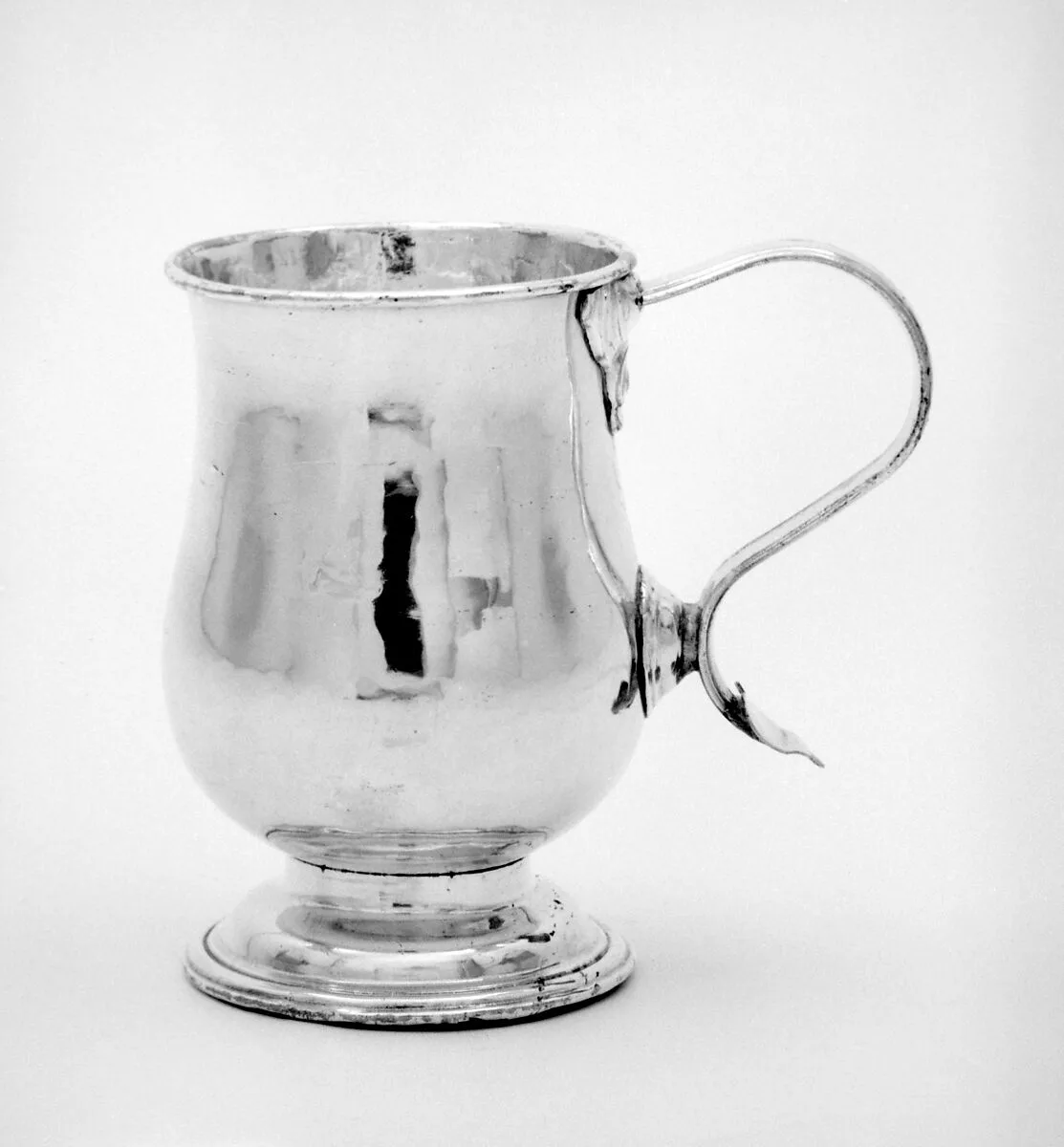 Mug — Tudor and Leader