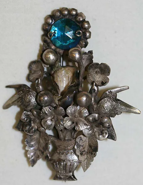 Brooch — Unknown