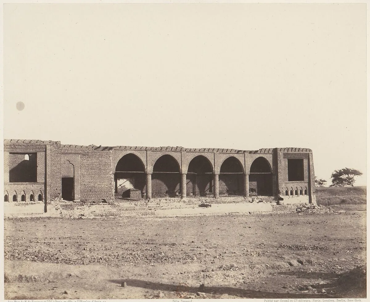 Syout, Caravansérail en Ruines — Félix Teynard|Imprimerie Photographique de H. de Fonteny et Cie
