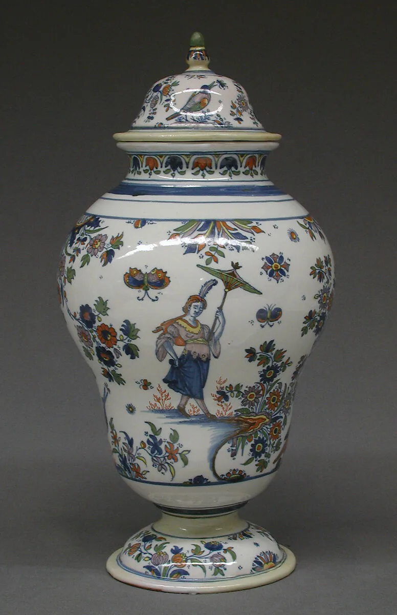 Vase with cover — Alcora Manufactory