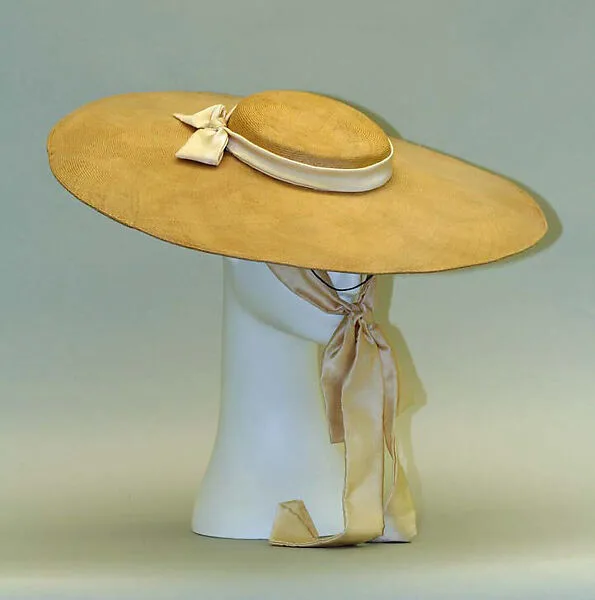 Hat — Edward Molyneux