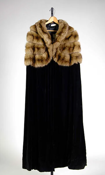 Evening cape — Edward Molyneux