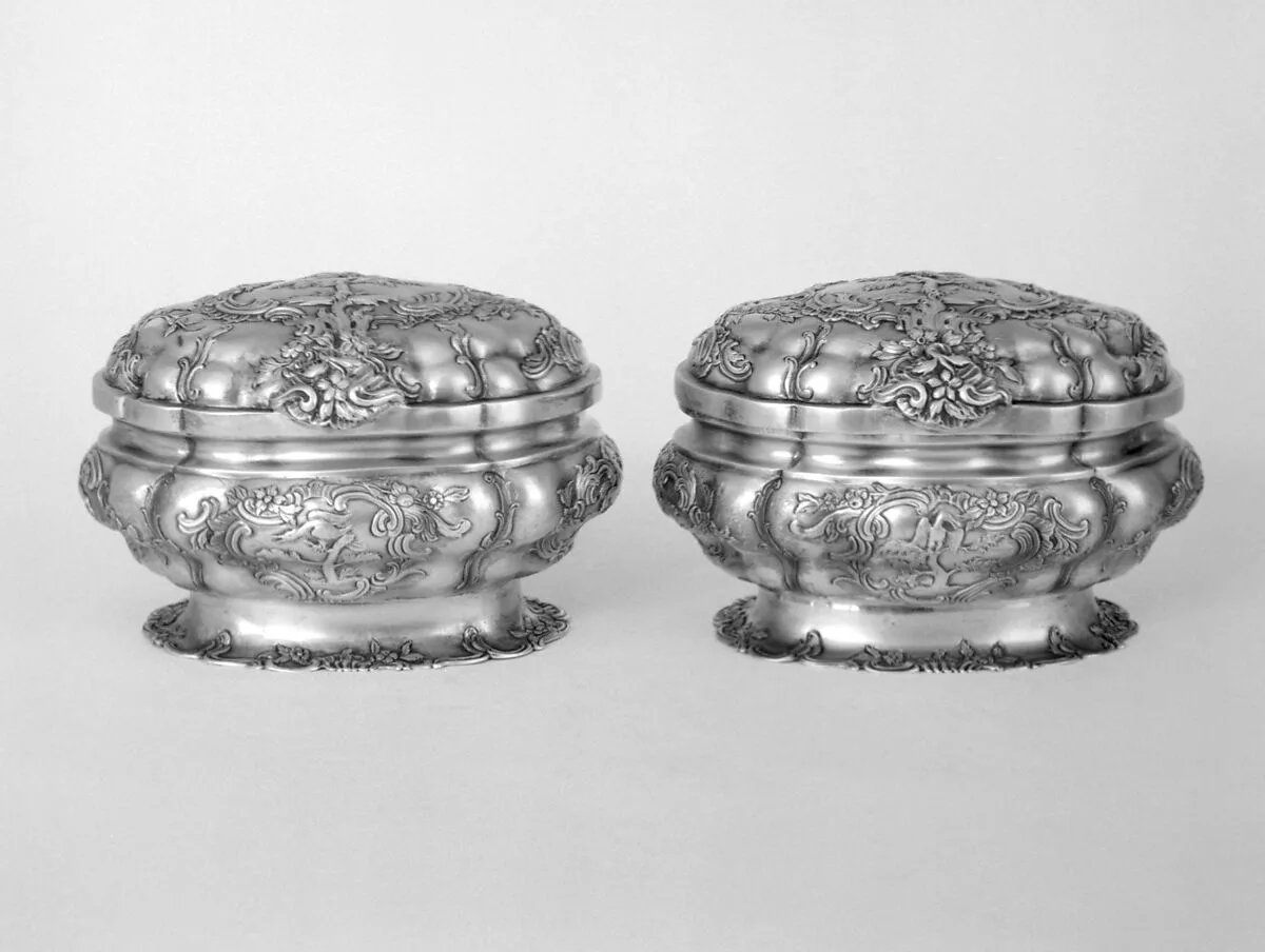 Oval box (one of a pair) — Johann Martin Satzger I