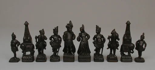 Chessmen (32) and box-board