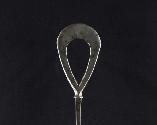 Arrowhead (<i>Yanone</i>)