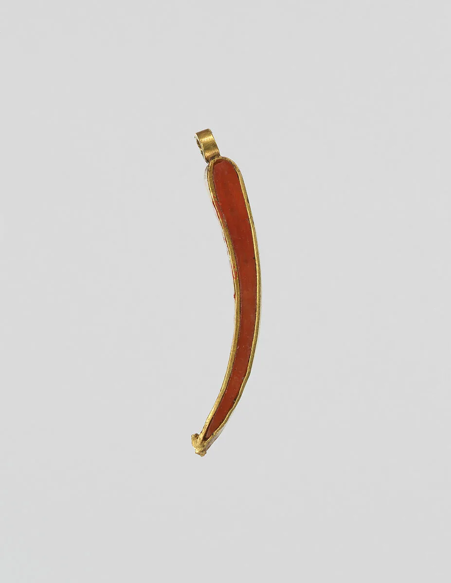 Jewelry element in the shape of a horn — Unknown