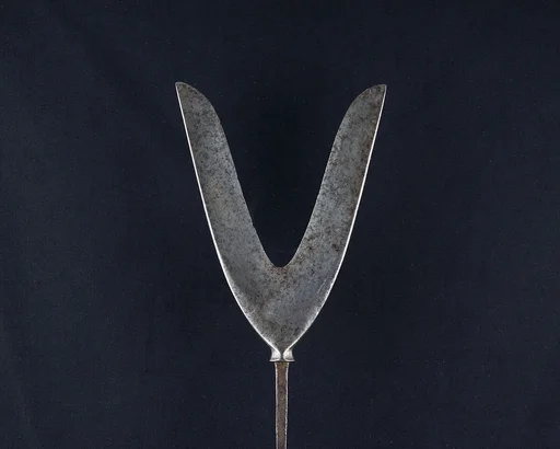 Arrowhead (<i>Yanone</i>)