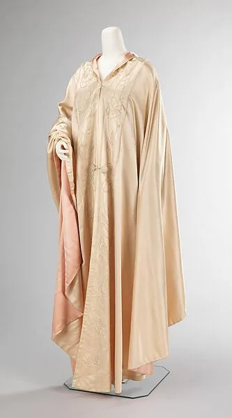 Evening cape — Liberty & Co.
