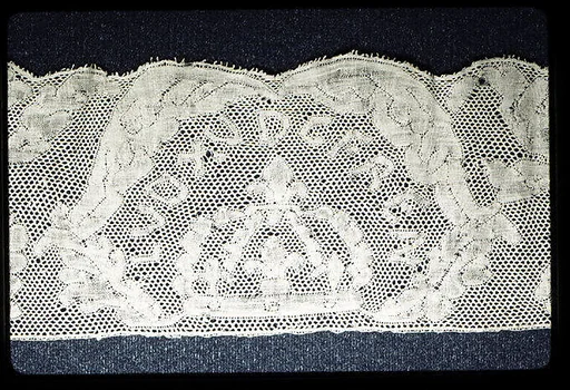 Sleeve ruffle (Engageante)