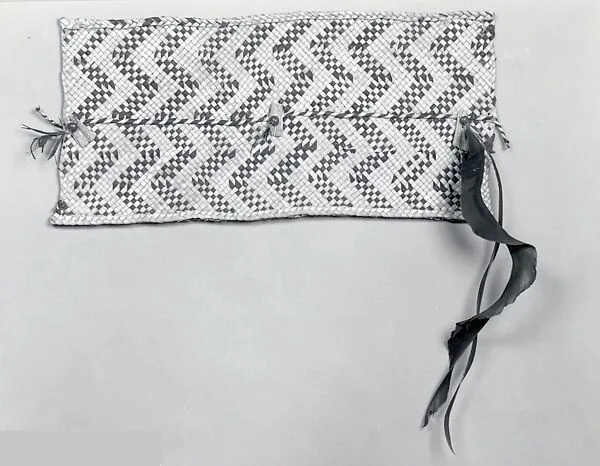 Family Emblem/Maternity Mat — Unknown