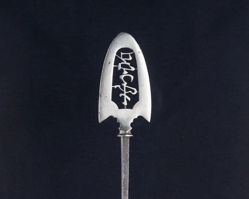 Arrowhead (<i>Yanone</i>)