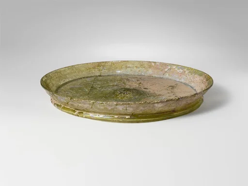Glass dish