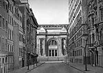 82nd Street - Metropolitan