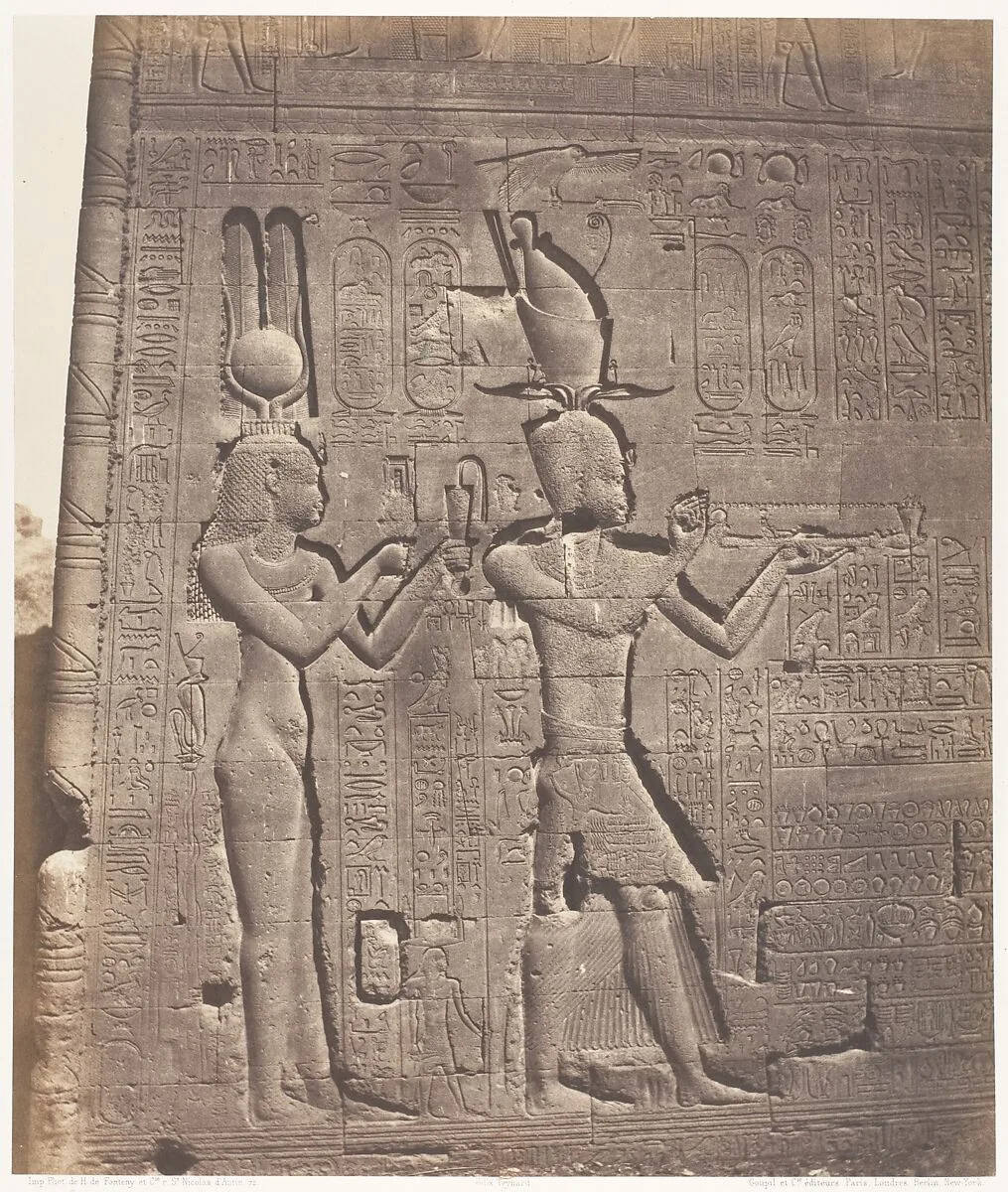 Dendérah (Tentyris), Temple d'Athôr - Face Postérieure - Cléopatre et Cæsarion — Félix Teynard|Imprimerie Photographique de H. de Fonteny et Cie