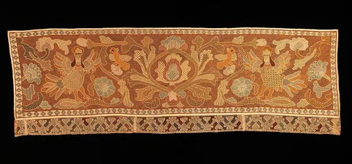 Bed curtain border