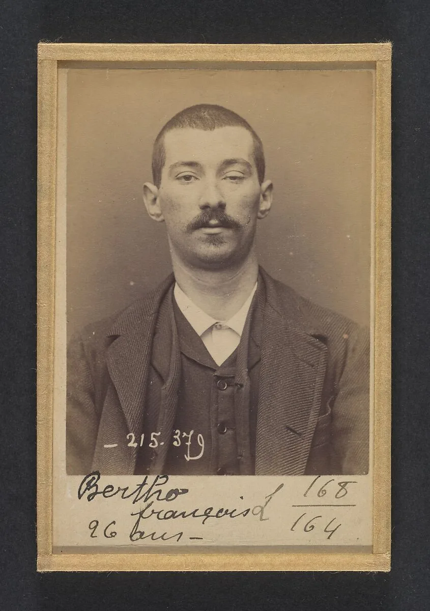 Bertho. François, Élie. 26 ans, né le 30/9/67 à Jallais (Maine & Loire). Employé. Anarchiste. 9/3/94. — Alphonse Bertillon