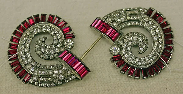 Brooch — Unknown