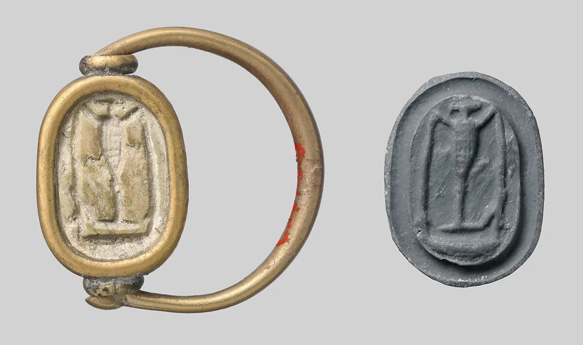 Gold ring with glass scarab — Unknown