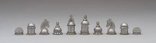 Chessmen (32)