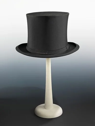 Opera hat