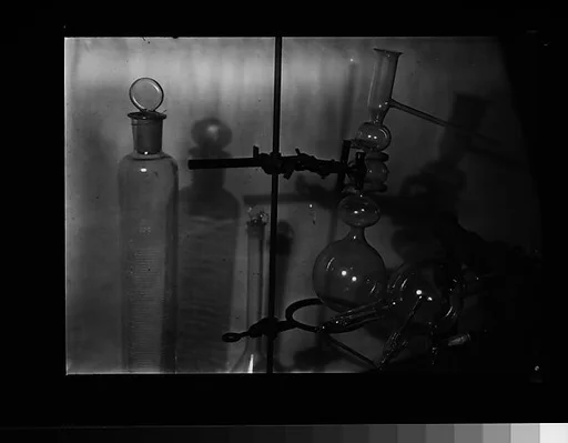 [Test Tubes and Beakers]