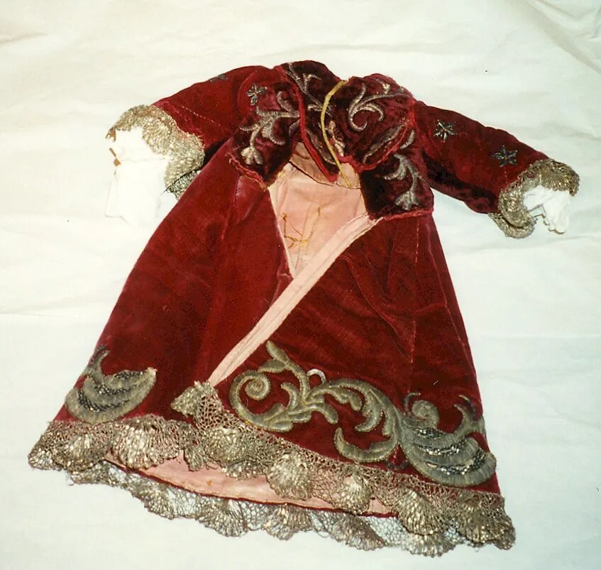 Christ Child's dress — Unknown