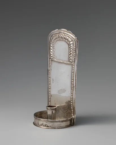 Miniature wall bracket
