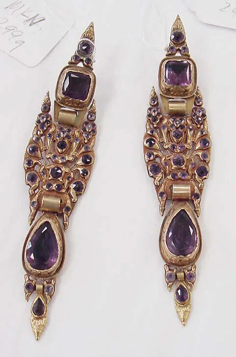 Clip earrings — Unknown