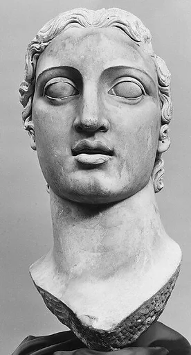 Head of marble colossal female statue