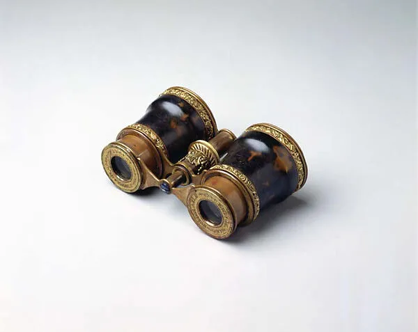 Opera glasses — Unknown