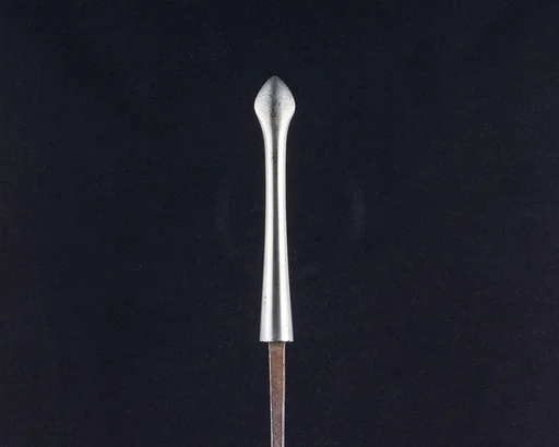 Arrowhead (<i>Yanone</i>)