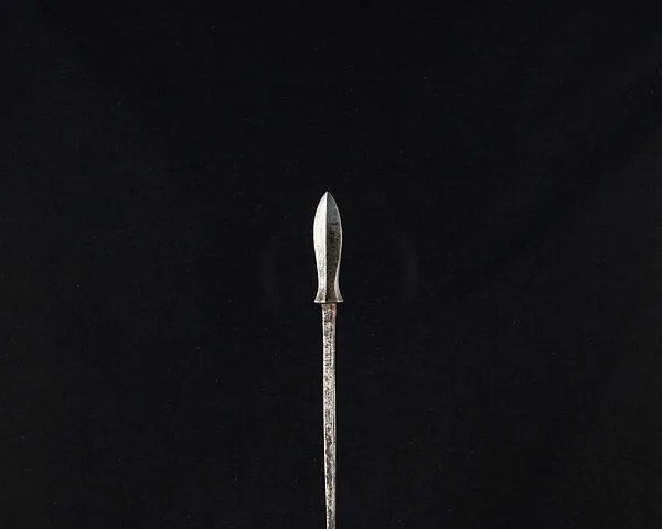 Arrowhead (<i>Yanone</i>) — Unknown