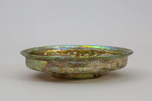 Glass dish