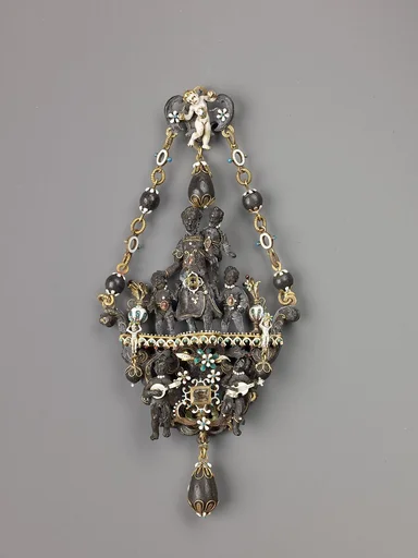 Pendant of "Ambergris"