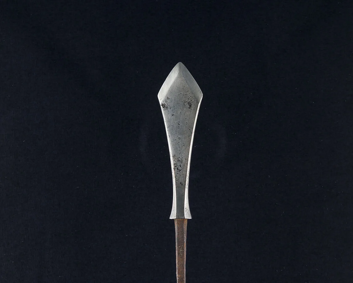 Arrowhead (<i>Yanone</i>) — Unknown