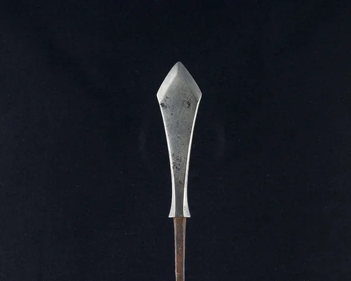 Arrowhead (<i>Yanone</i>)