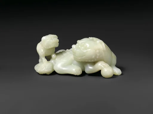 清中期 玉雕子母獅|Lion and cub