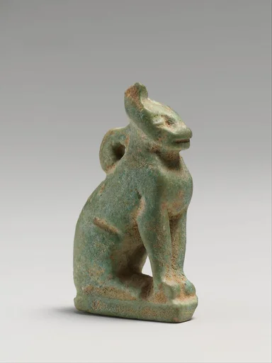 Faience amulet in the form of a cat