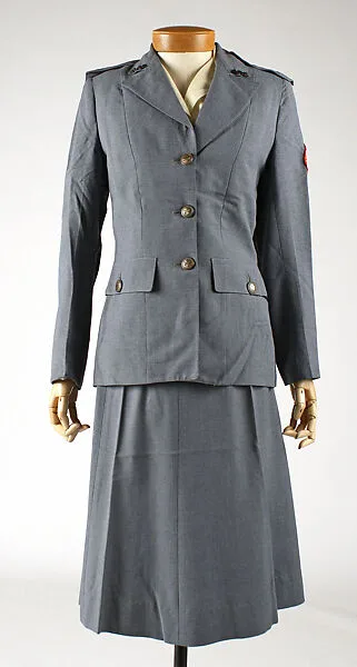 Uniform — Elizabeth Hawes