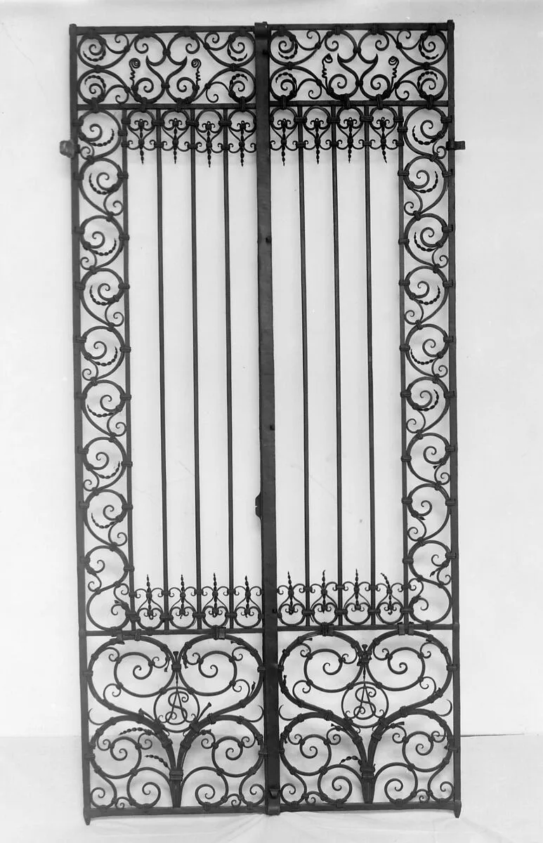 Folding doors of a screen — Unknown