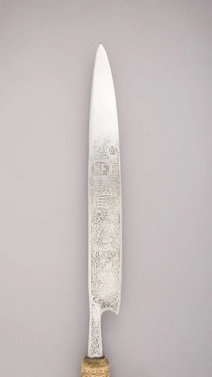 Staff Weapon — Unknown