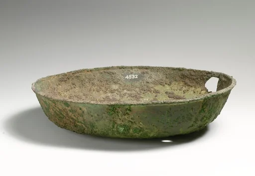 Bowl with incised central boss
