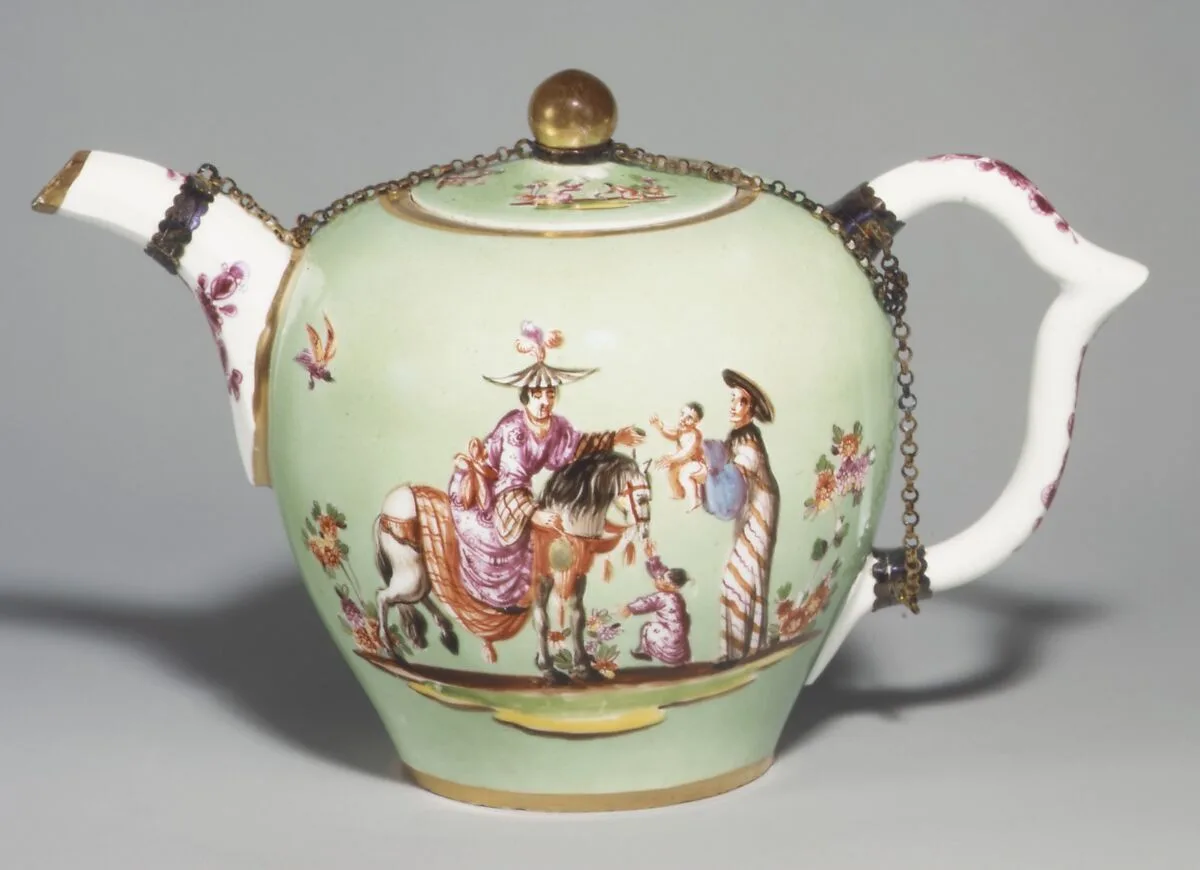 Teapot — Meissen Manufactory
