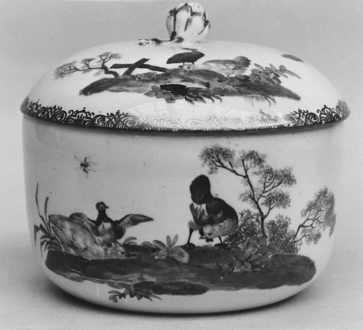 Bowl with cover — Meissen Manufactory