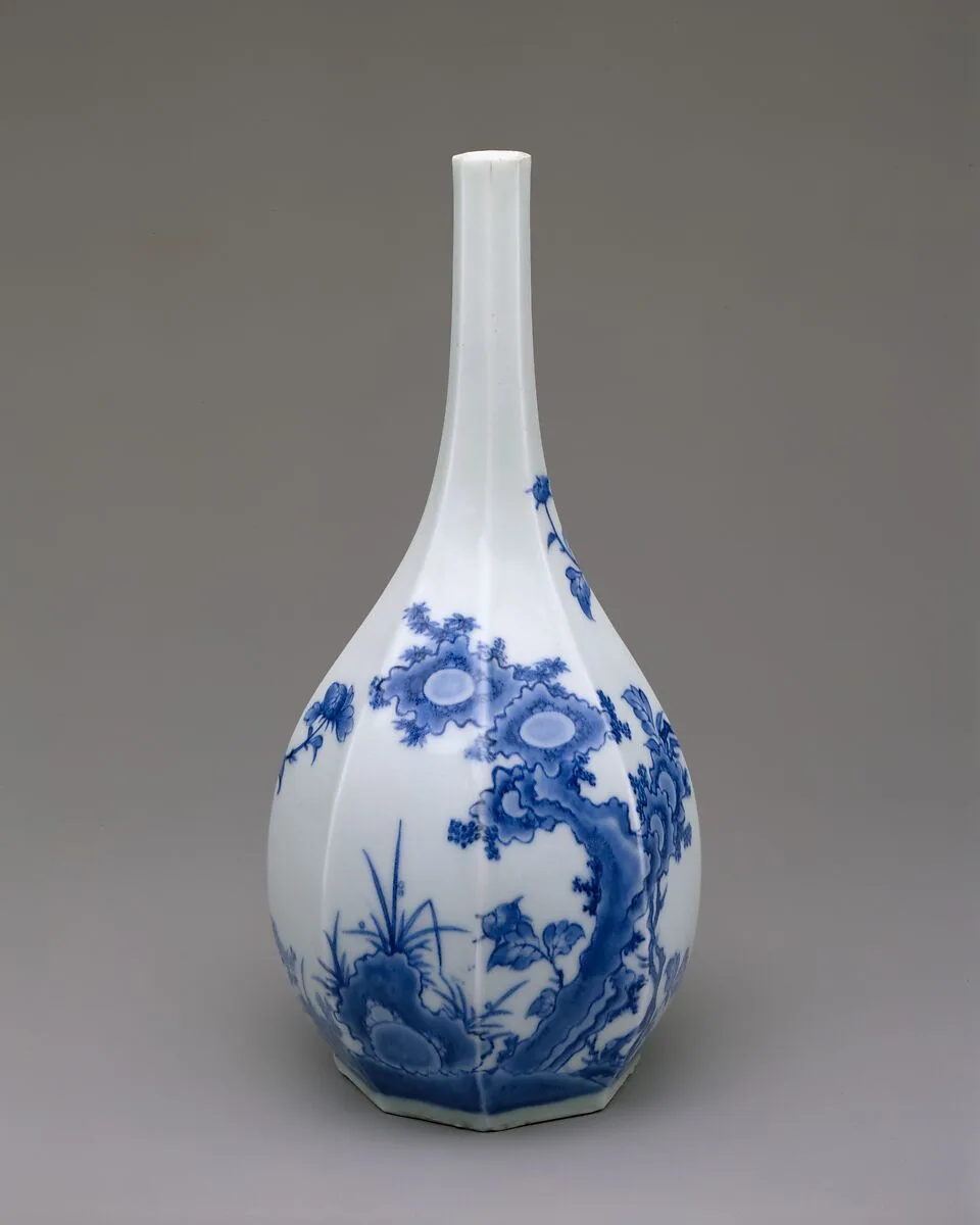 染付岩に牡丹文細首瓶|Bottle with Peony and Rock — Unknown