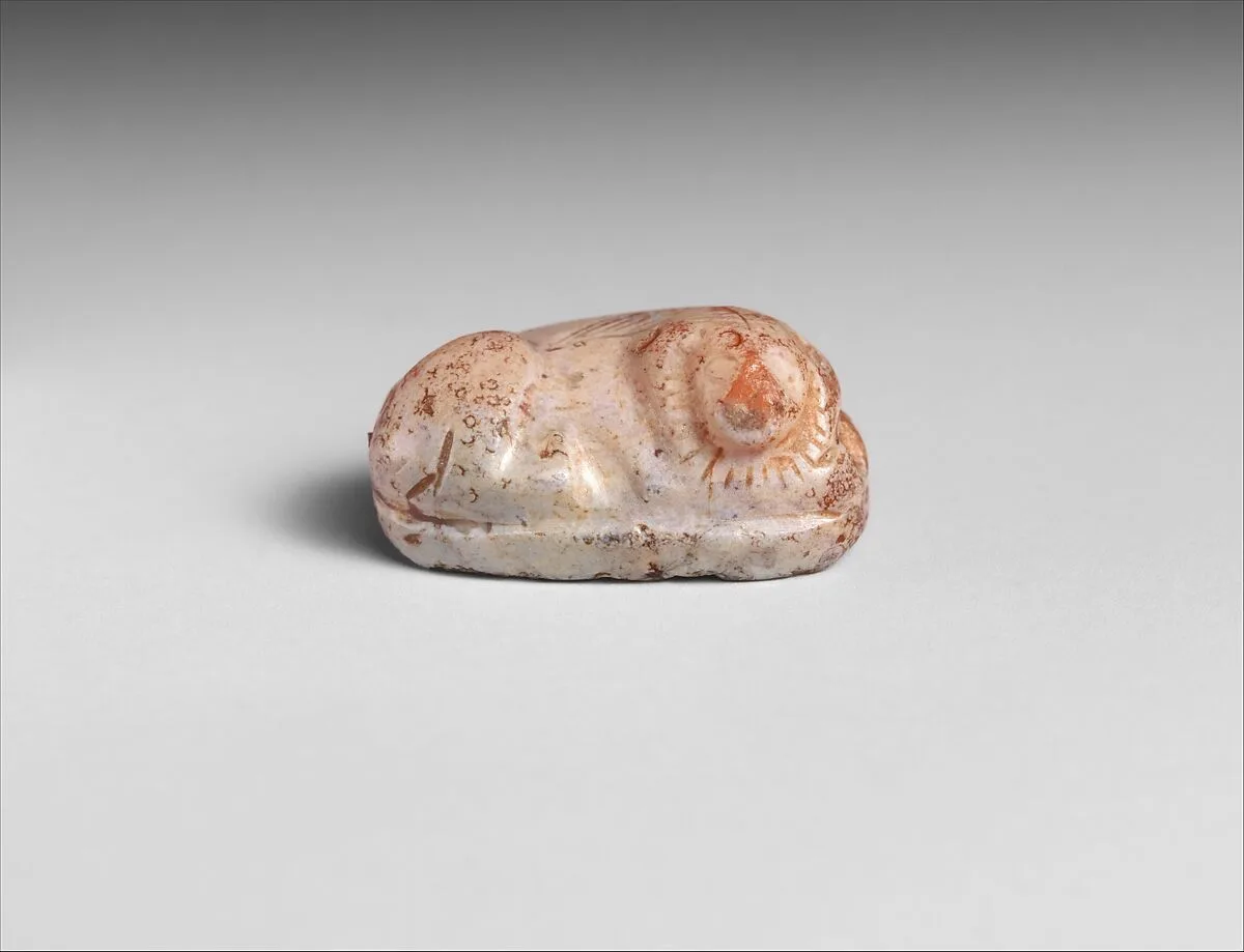 Carnelian scaraboid with back in form of lion — Unknown