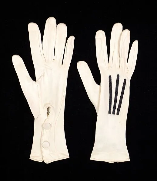 Gloves — Julius Kayser & Company
